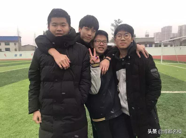 一所好学校，藏不住！成都石室外语学校的家长，深情为学校代言！