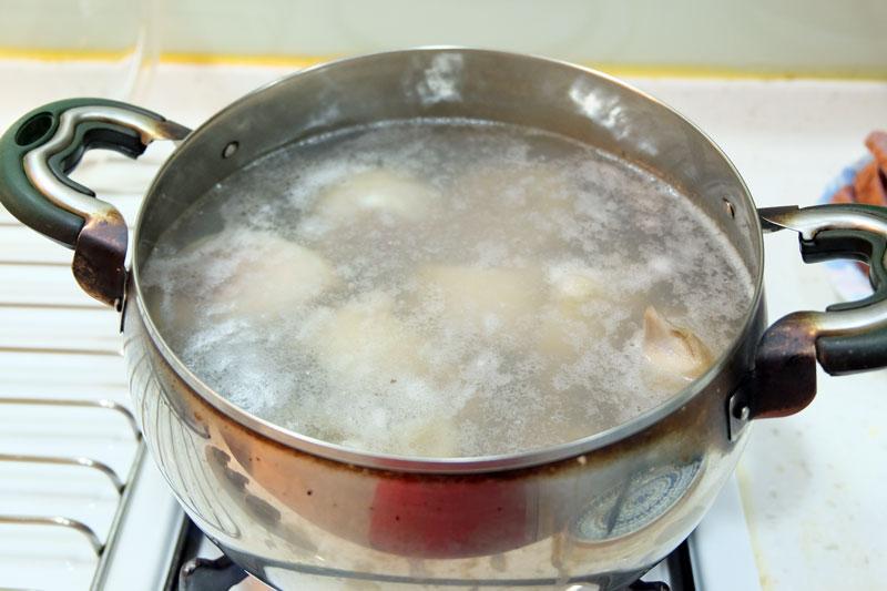 原来欧美人喜欢这样炖肉，简单美味又馋人，一大锅都不够吃