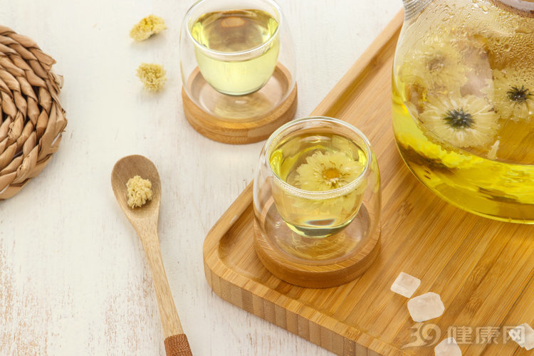 每天一杯菊花枸杞茶有什么好处,每天一杯菊花茶会带来什么好处