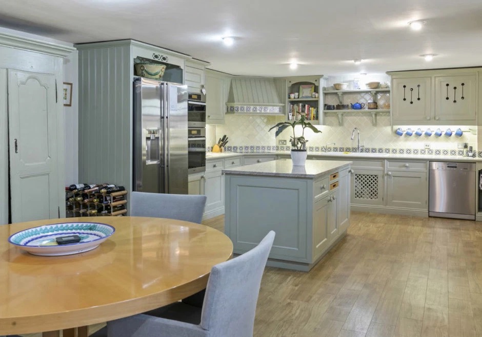 特里网上晒四千万超级豪宅，马场、网球场和室外游泳池，一应俱全