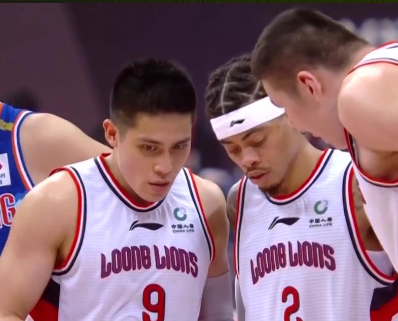 杨毅道出湖人输球原因,杨毅说广东队输球视频