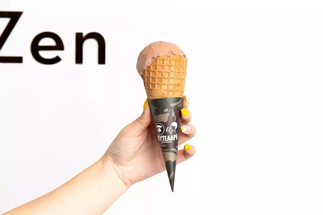 喜茶XAAPE，出了杯迷彩波波冰，还是魔都限定