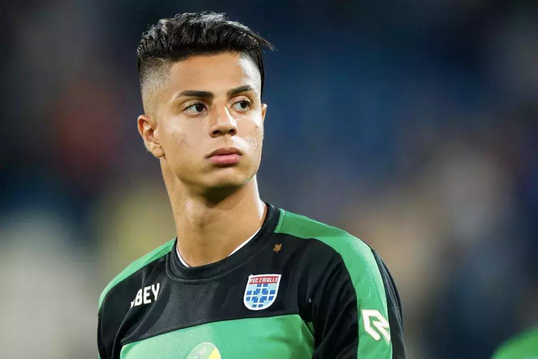 掌故|马斯图尔：出道即巅峰，坠落如仲永