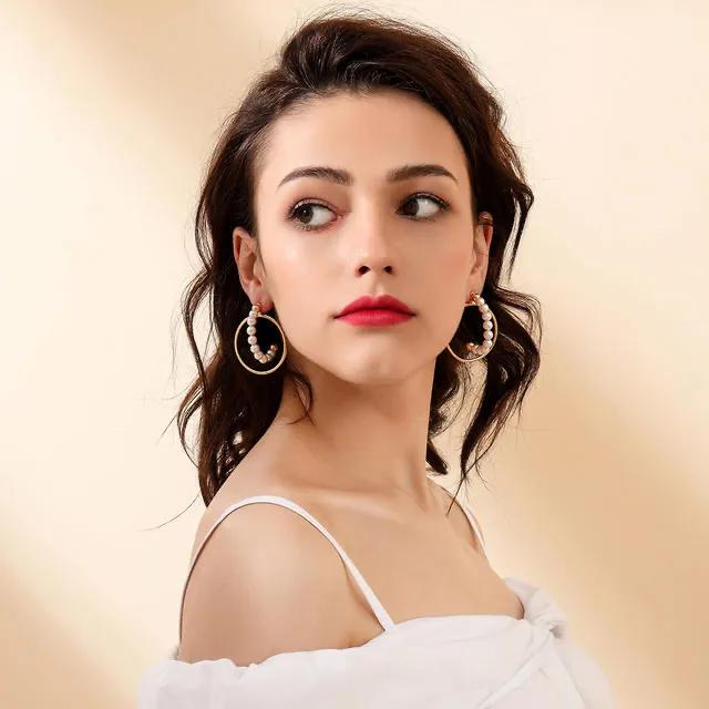 为啥相同的穿搭自己不穿不好看,同样的穿搭为什么别人穿更好看