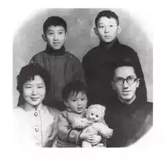 百雀羚是真正的国货品牌,同样是老品牌的百雀羚