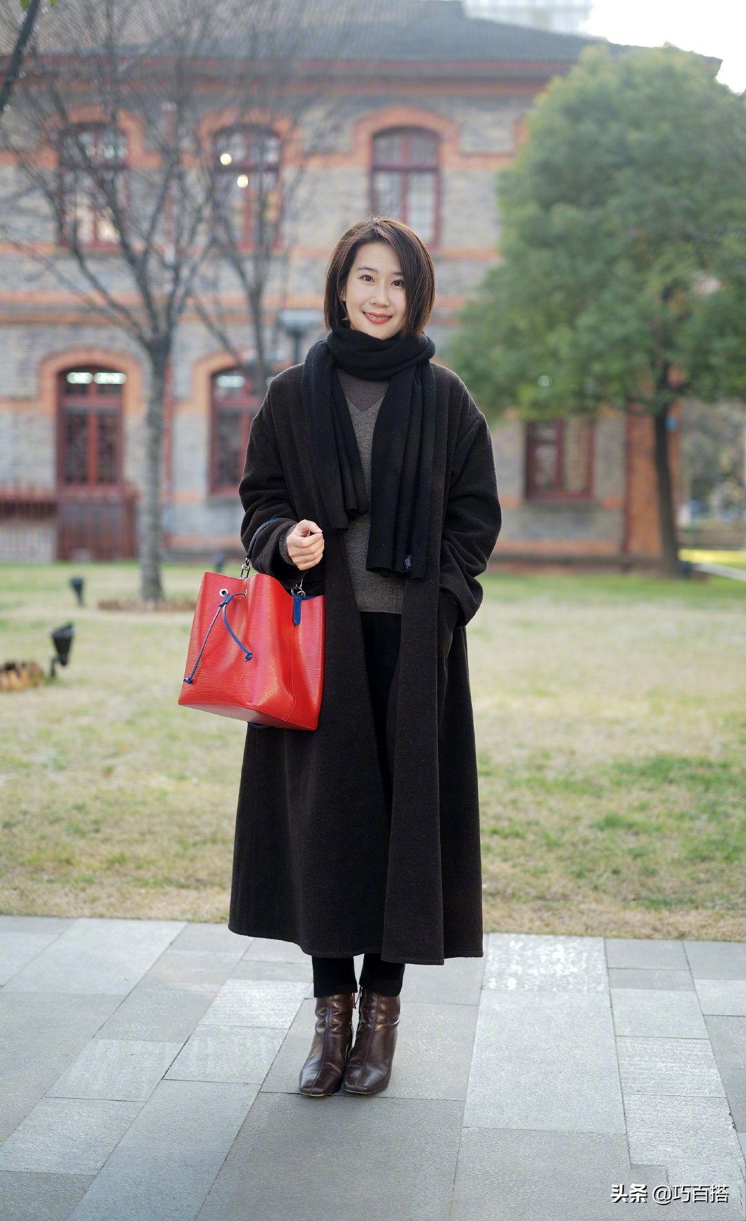 围巾这样系减龄又洋气,三种时髦又保暖的冬日围巾系法