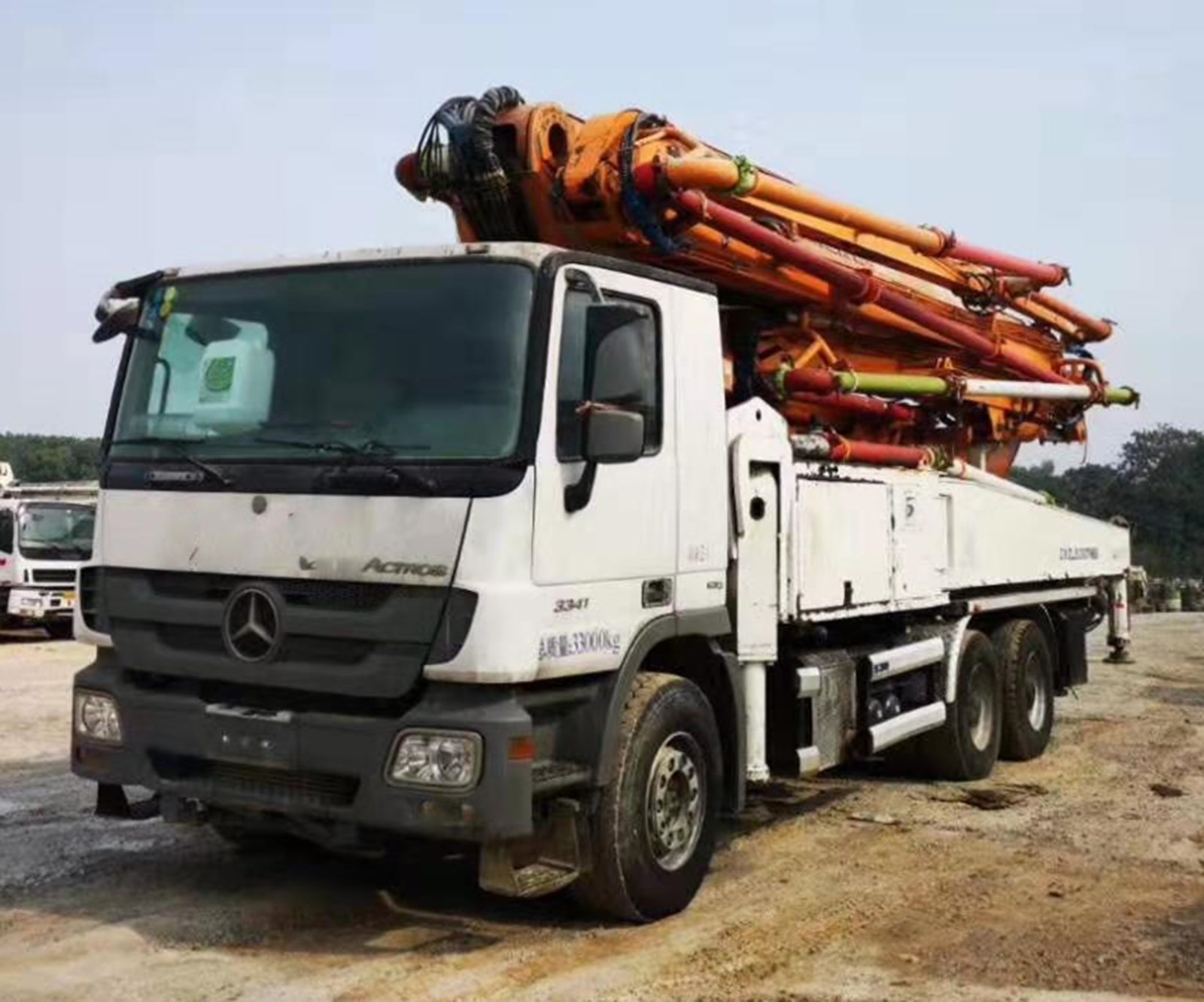 中联泵车和三一泵车哪个好,买水泥泵车