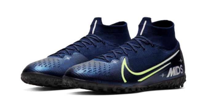 彪马足球鞋和耐克足球鞋哪个好,耐克足球鞋鬼牌系列足球鞋