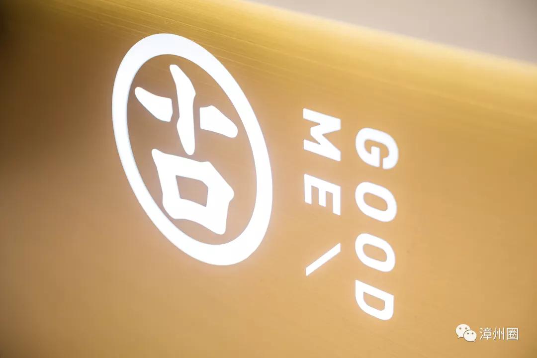 买一送一！大肚子水果茶来了，足足1000cc，单靠吸管都吸不动