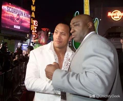 爸爸都是女儿奴巨石强森,巨石强森是好莱坞明星吗