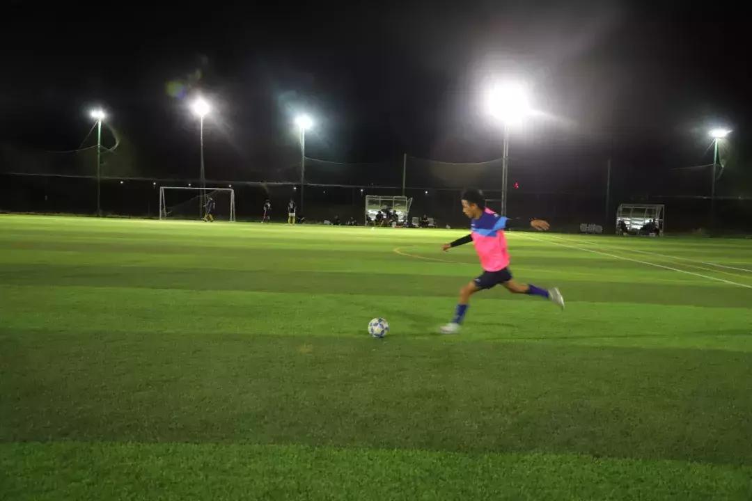 丽江人民对足球的热爱,丽江人都喜欢踢足球