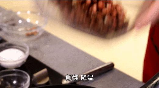 炸花生米,最忌讳直接下油锅!多加“这2味料”,香脆又不糊