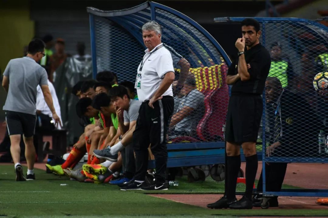 国奥主帅希丁克下课,希丁克国奥最新消息