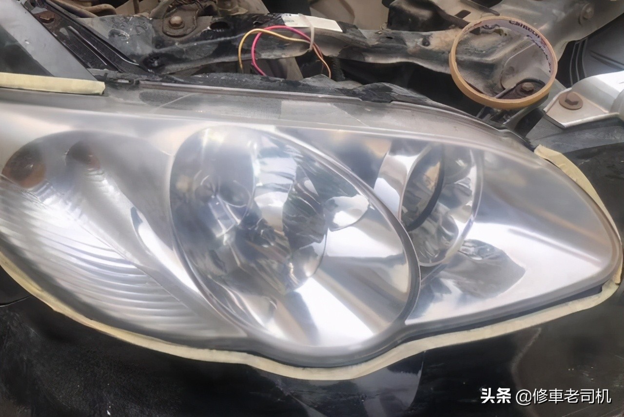 大灯发黄修复能用化油器清洗剂吗,汽车大灯灯壳发黄最好的办法修复