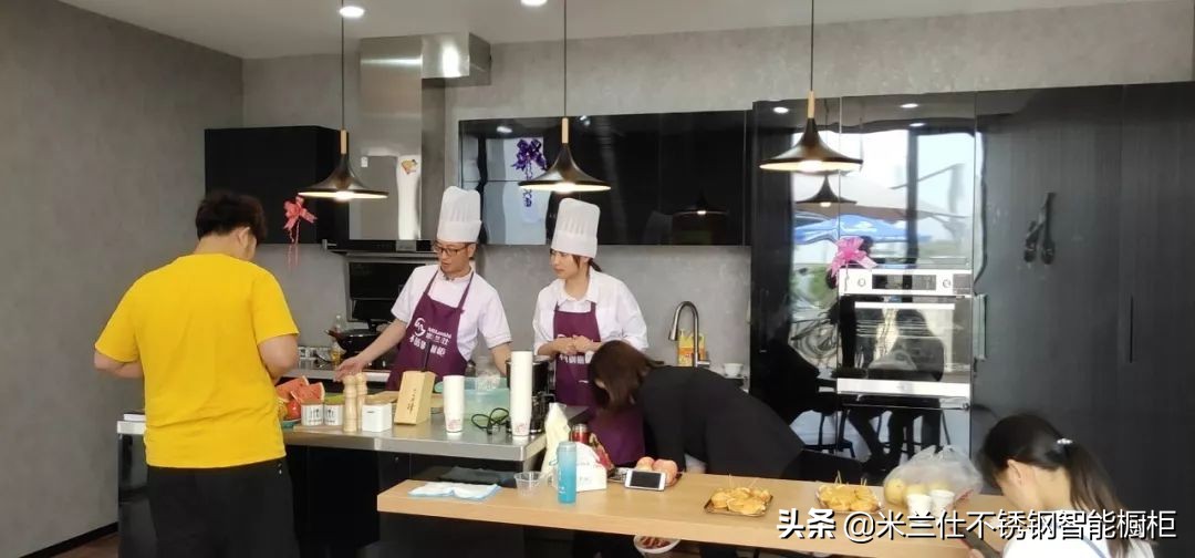 不锈钢橱柜台面好的要多少钱一米,304不锈钢整体橱柜多少钱一米