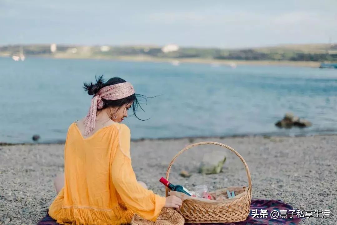 环游世界夫妻赚了十个亿,情侣环游世界视频