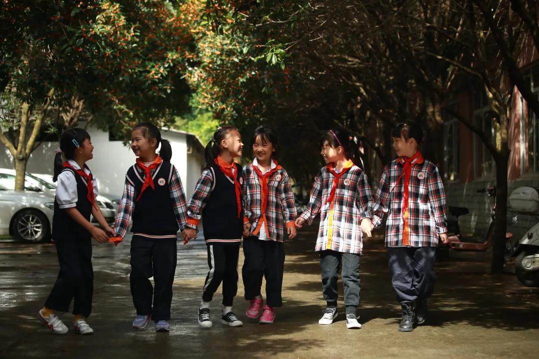 邛崃市北街小学：尚美怡情、艺美德和