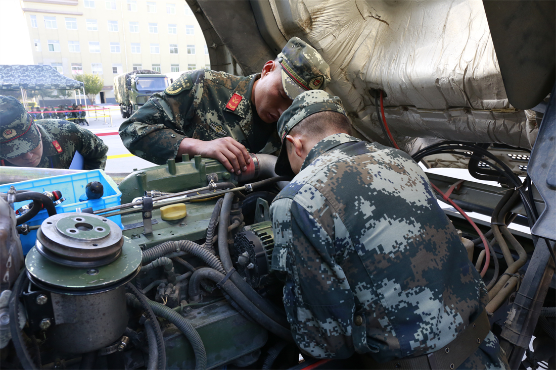 武警第一机动总队铁甲重拳,直击武警特战队员超燃训练现场