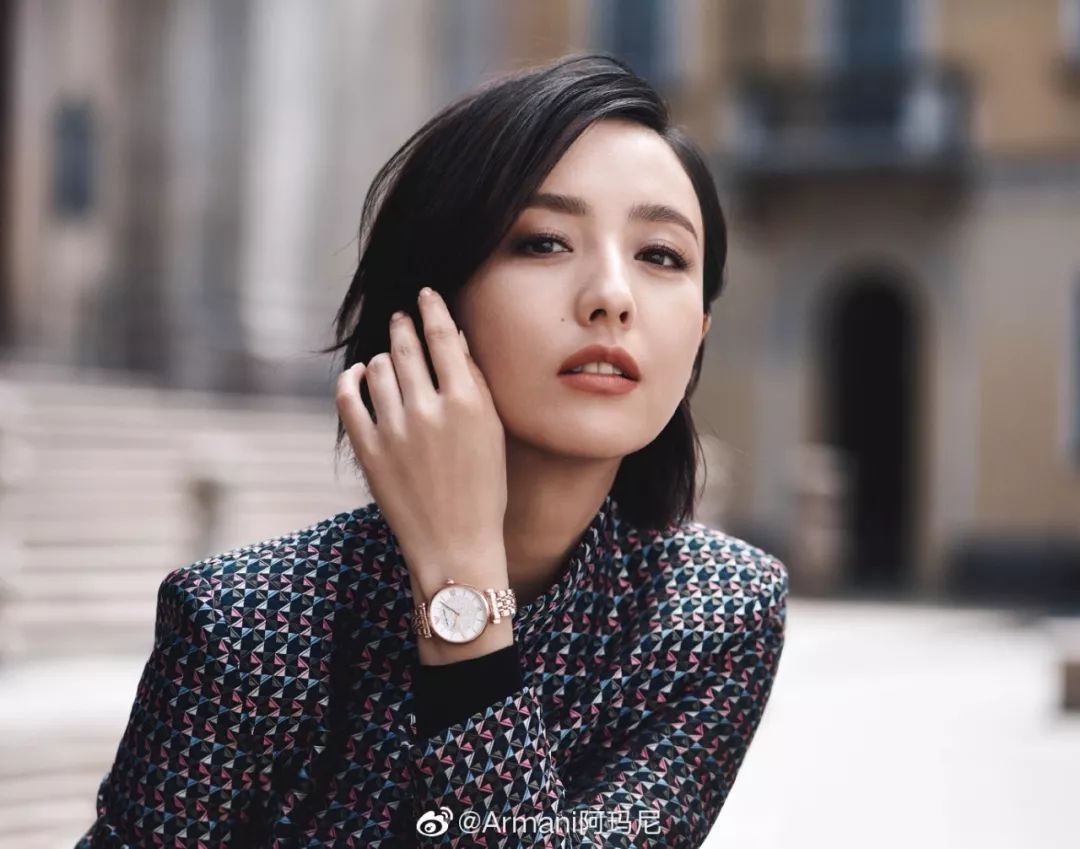 阿玛尼满天星佟丽娅同款,佟丽娅同款的阿玛尼手表