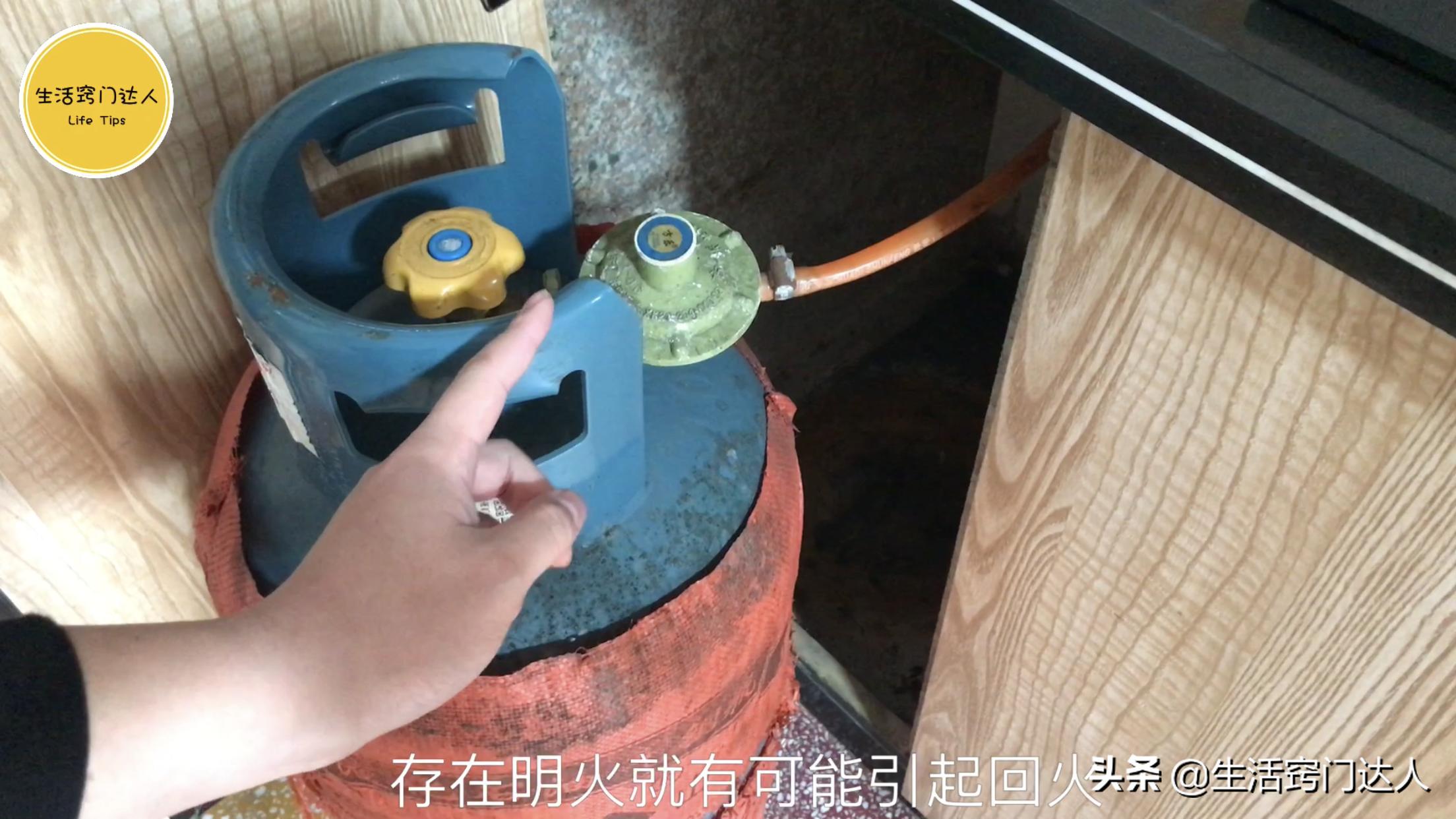 燃气着火先关阀还是关灶,燃气灶怎么开着火才正确