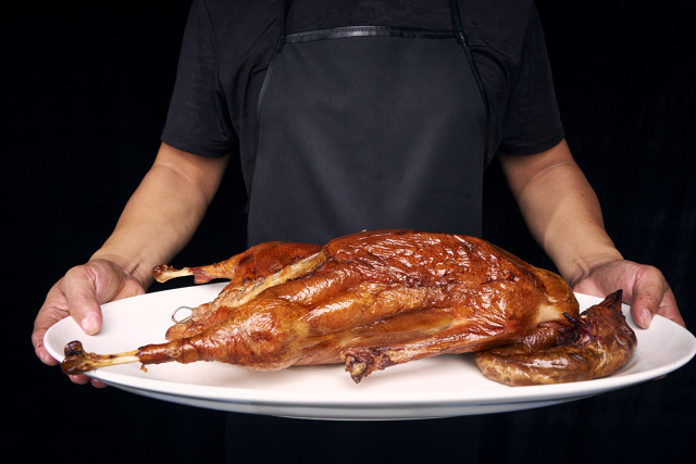 街上卖的烤鸭为什么那么便宜,大街上20几块钱的烤鸭