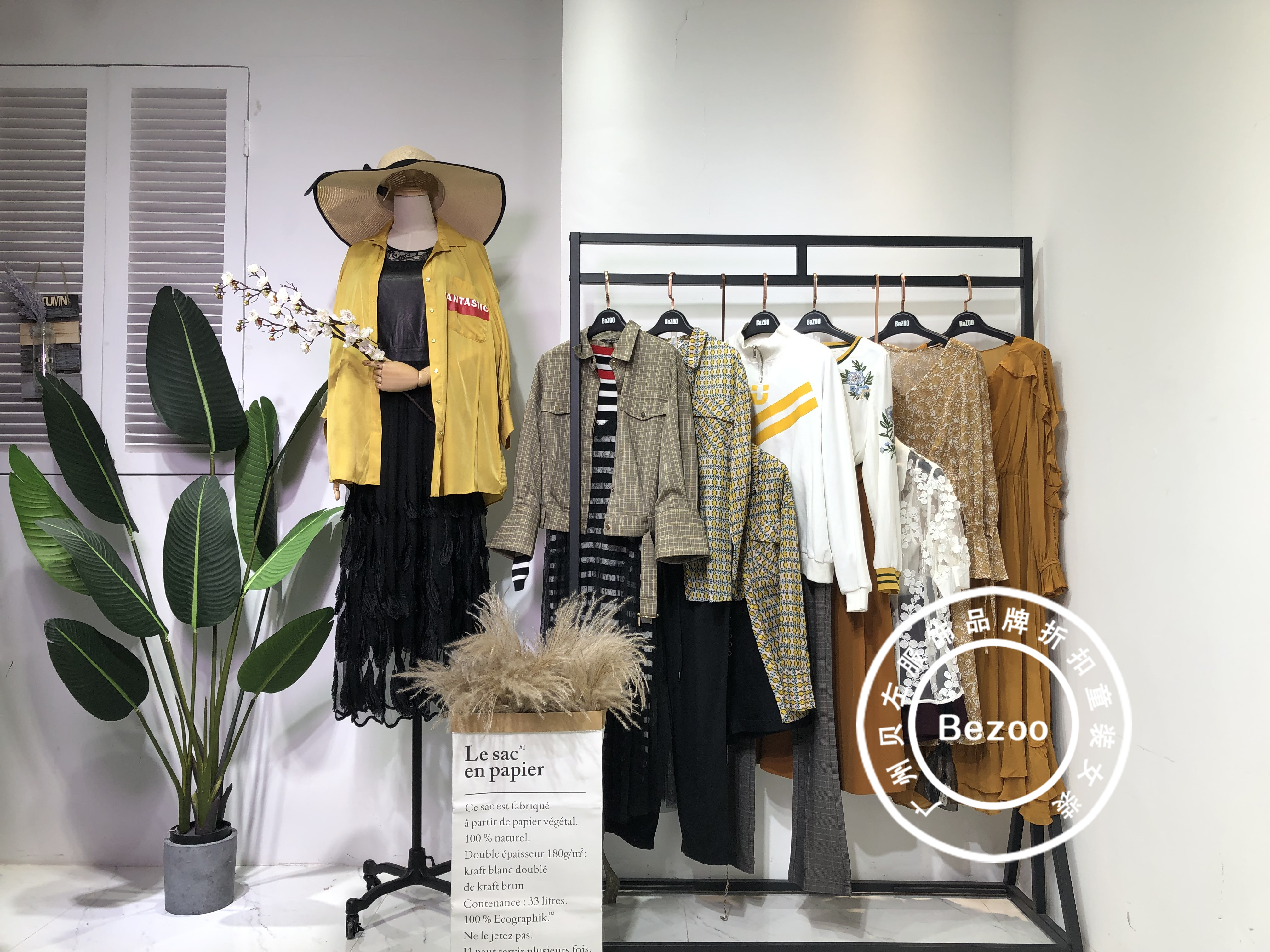 三彩女装官方旗舰店2021秋装直播,三彩秋装新款直播中