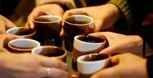 那些喝醉酒干过的傻事,那些喝醉了之后做的傻事