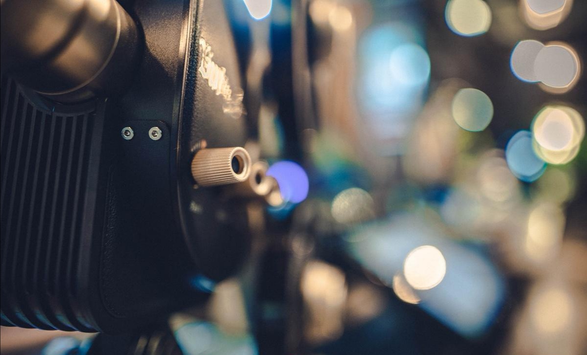 瞬间提升客厅格调，电影1895电影机体验