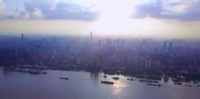 武汉绿地华中第一高楼叫什么,武汉第一高楼绿地中心高多少