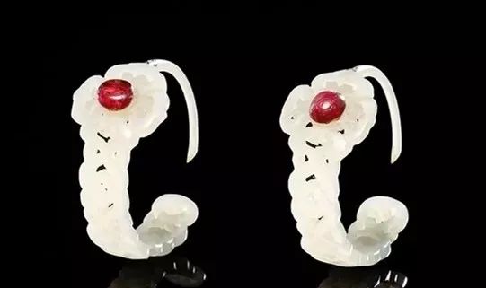 单边耳饰的戴法,耳挂流苏耳饰正确戴法