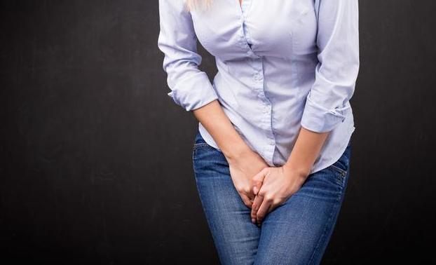 女性洗澡的时候，选择站着尿尿，尽管舒服了，但也会带来这些伤害