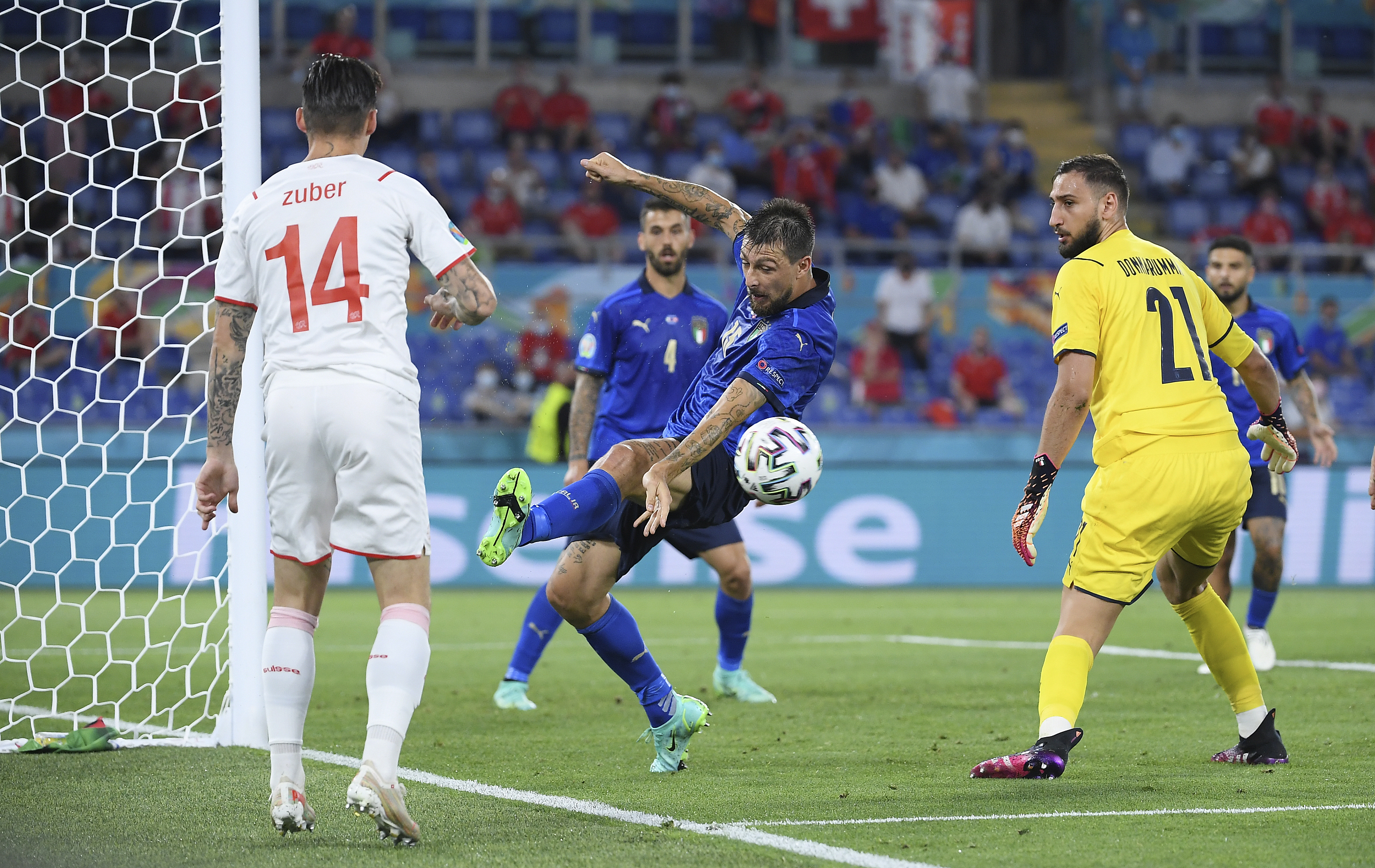 神错觉的意大利!蓝色风暴连续10场零封29场不败,核心一人酿蜕变