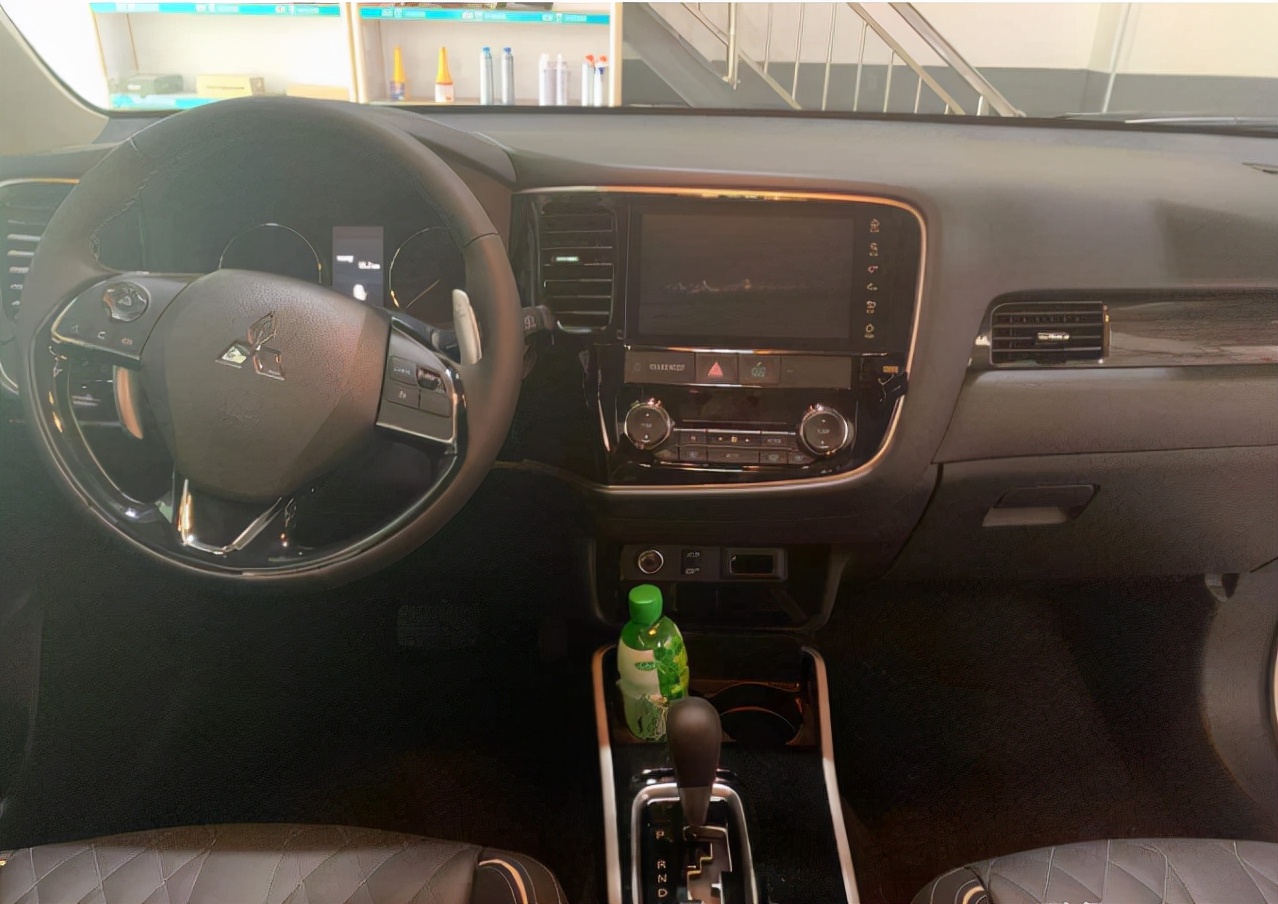 三菱欧蓝德2020款落地多少钱,欧蓝德三菱落地