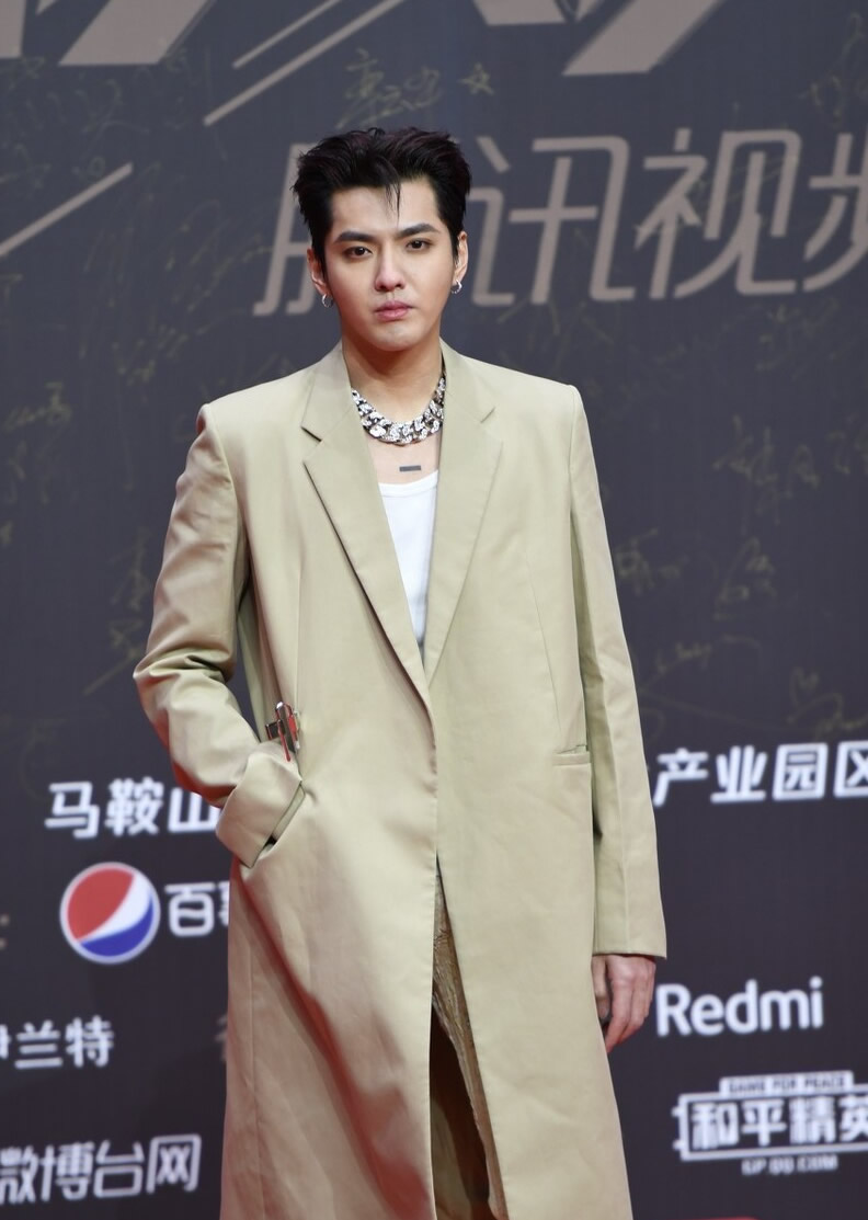 圆脸发型男最流行什么发型,发型设计与脸型搭配男生长脸刘海