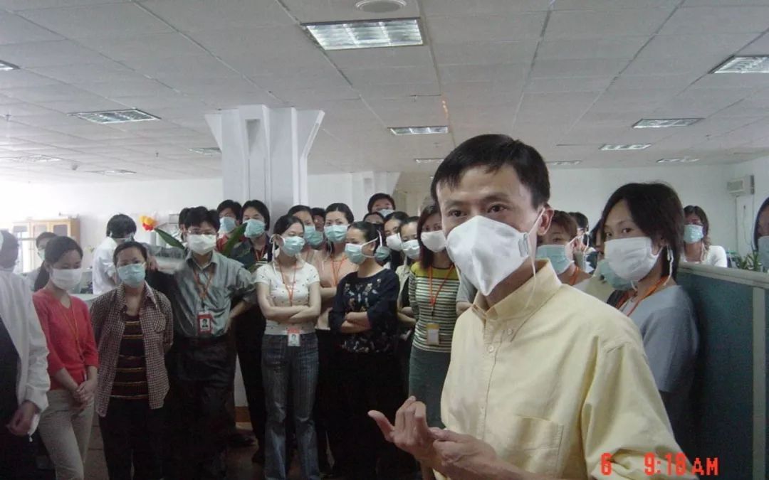 2003年非典肆虐，这一年淘宝诞生了，也诞生了腾讯游戏帝国