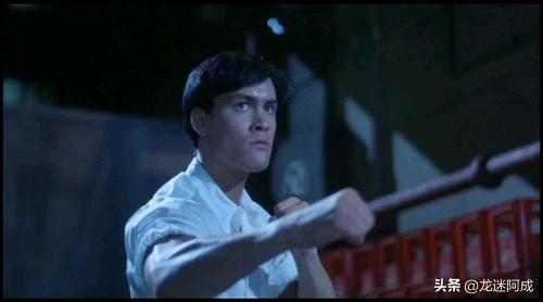 这才是李小龙最经典的电影,周星驰电影致敬李小龙