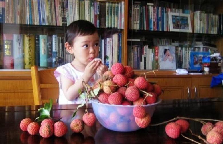 四种水果不适合1岁宝宝吃,这4种水果不能让孩子碰