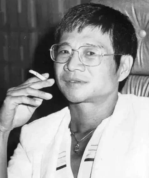 亦舒人生经历,亦舒小说玫瑰的故事2