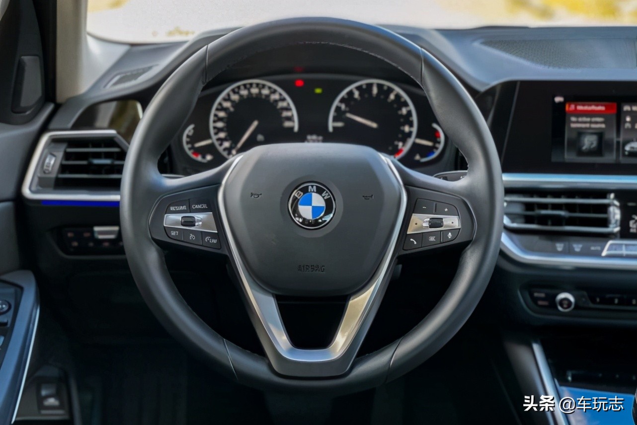 2021款宝马318i运动版：低配版并没有降低豪华身价