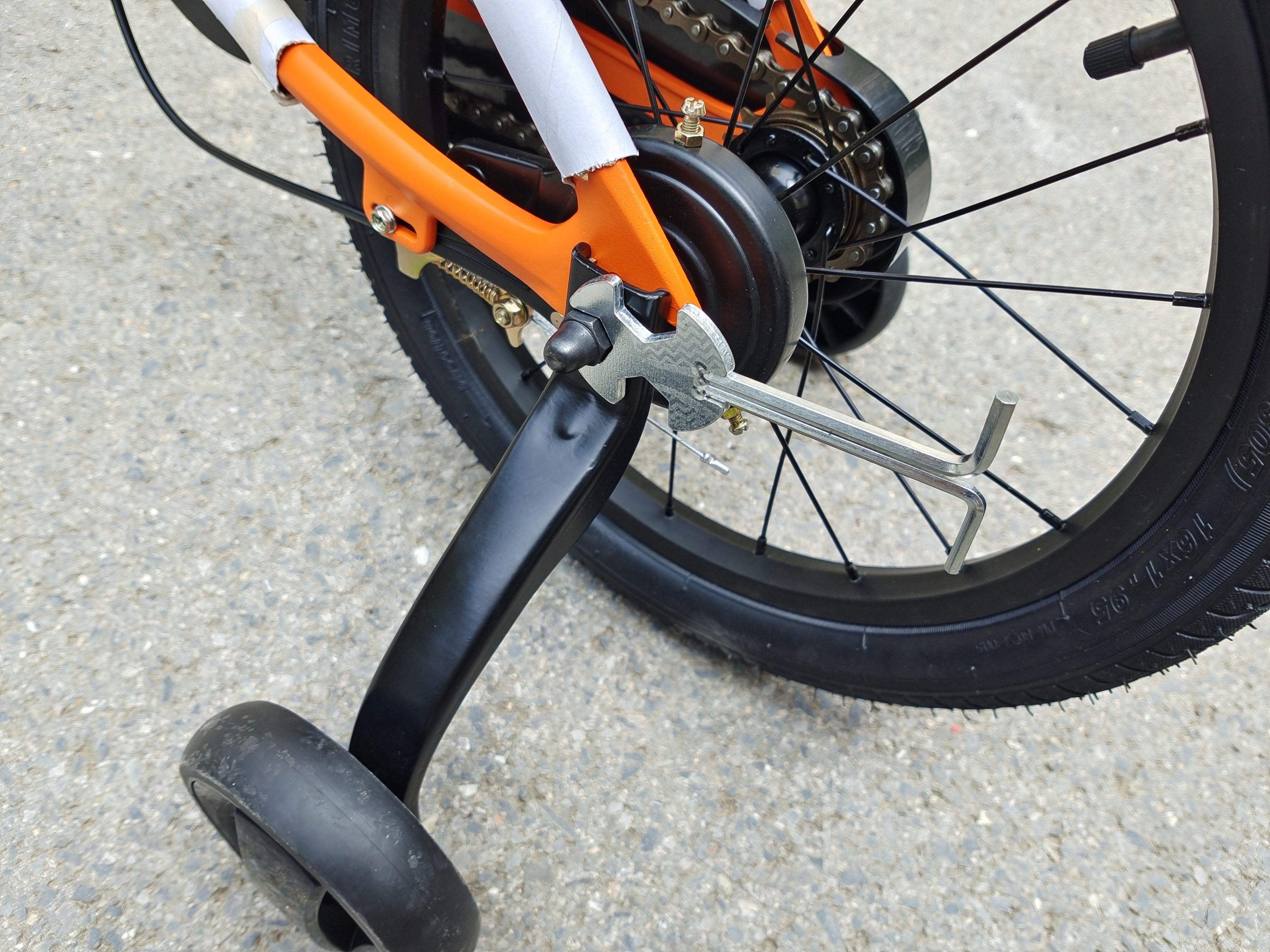 骑行不再成为负担，孩子使用更安全，柒小佰运动减震自行车体验