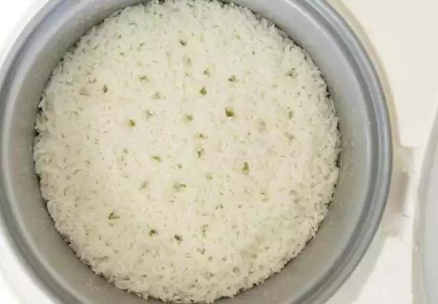 米饭没熟夹生怎么办怎么补救,米饭夹生饭怎么补救