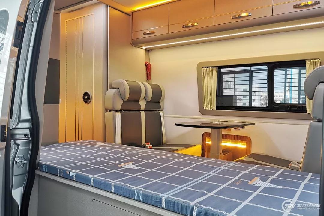 21款上汽大通原厂v80b型房车,六座六卧大通v80长轴高顶b型房车