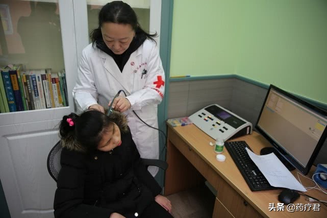 小孩中耳炎感冒鼻涕多要不要擤,孩子感冒了怎样擤鼻涕