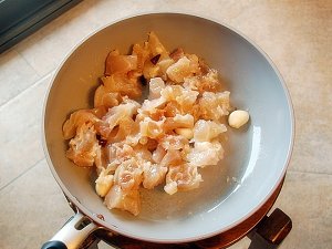 牛筋怎么做才好吃,红烧鸵鸟筋怎么做