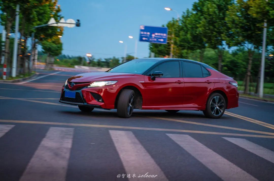 试乘试驾怎样可以吸引客户,试驾新一代凯美瑞双擎