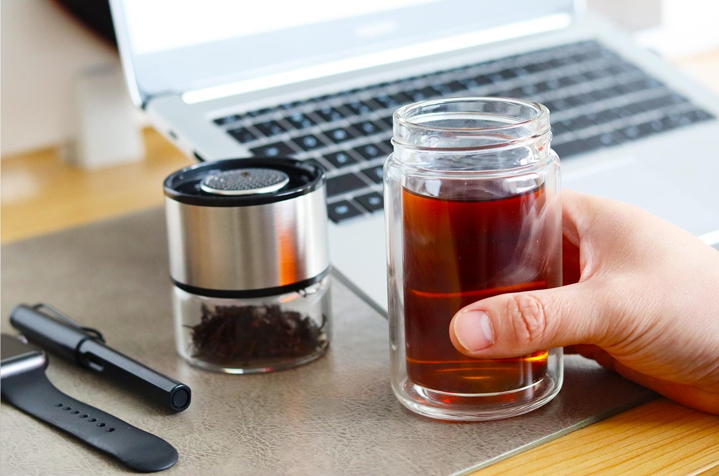 送教师节礼物应该送什么,教师节送老师锦旗该怎么送