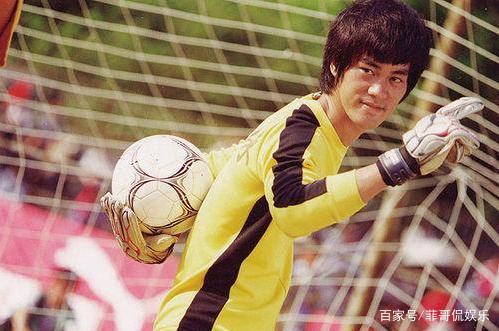 因为周星驰火的陈国坤,陈国坤谈周星驰演他一部电影