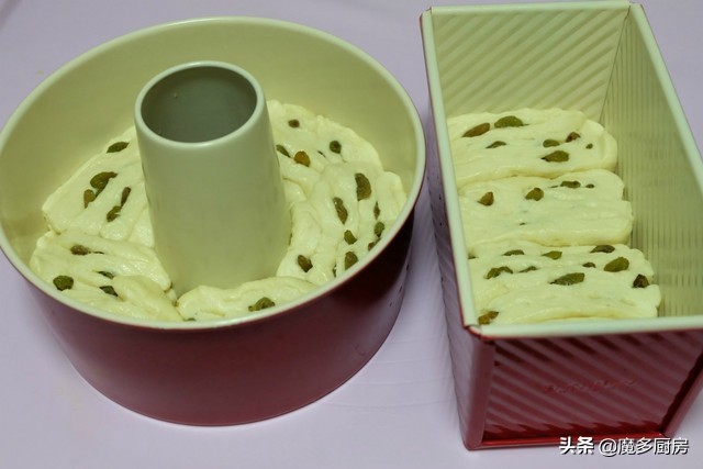 不加黄油炼乳葡萄干面包,蛋挞加淡奶油和炼乳葡萄干做法