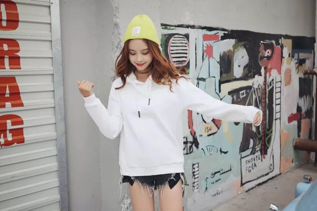 李维斯联名卫衣,李维斯联名小熊卫衣