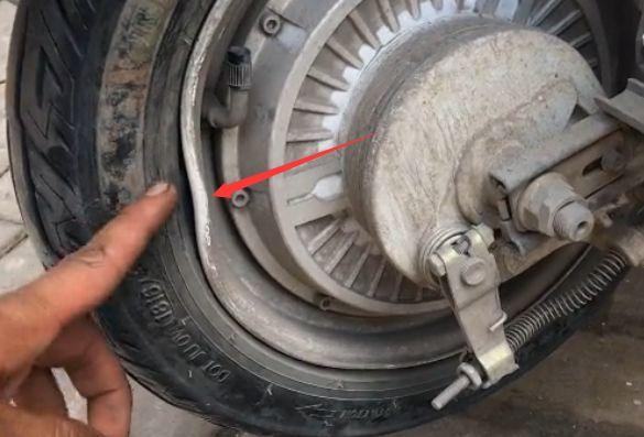 两轮电动车电机变形了，花几百块钱换新还是想办法修复？